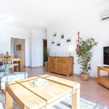 Lovely 2 Bedroom Apartment Including Pool, Stunning Ocean Views & Beach Closeby Luz Exterior foto